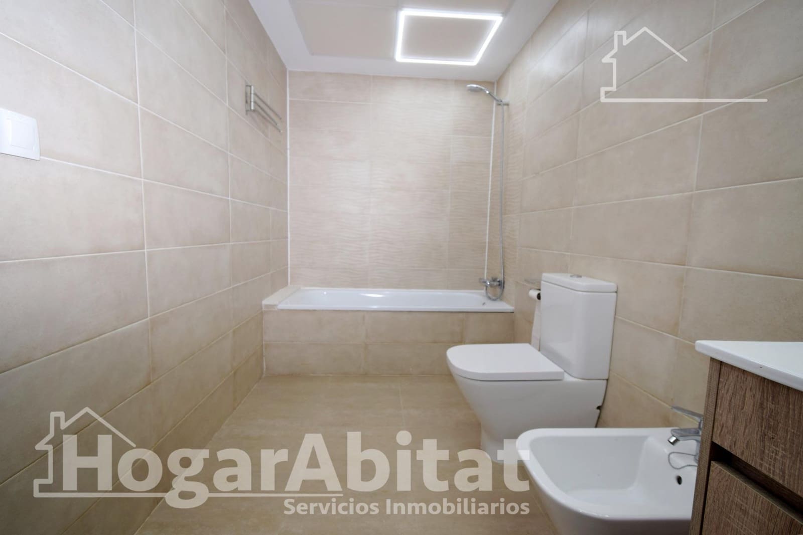 4 bedroom Flat for sale in Paiporta with garage - € 235,000 (Ref: 9527754)