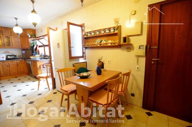 6 bedroom Flat for sale in Alicante / Alacant city - € 550,000 (Ref: 9527763)