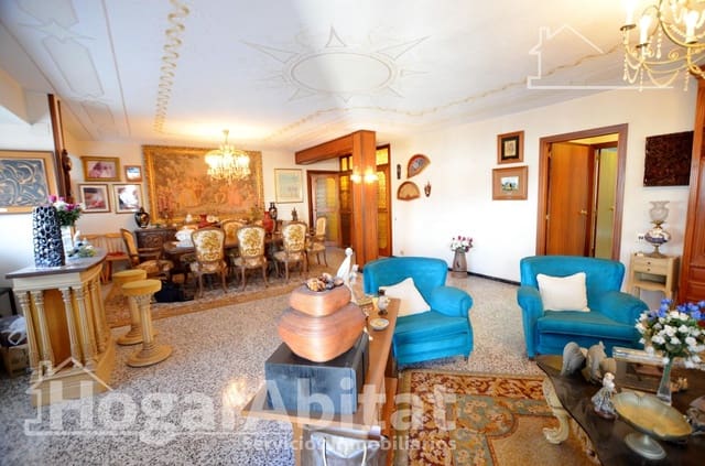 6 bedroom Flat for sale in Alicante / Alacant city - € 550,000 (Ref: 9527763)