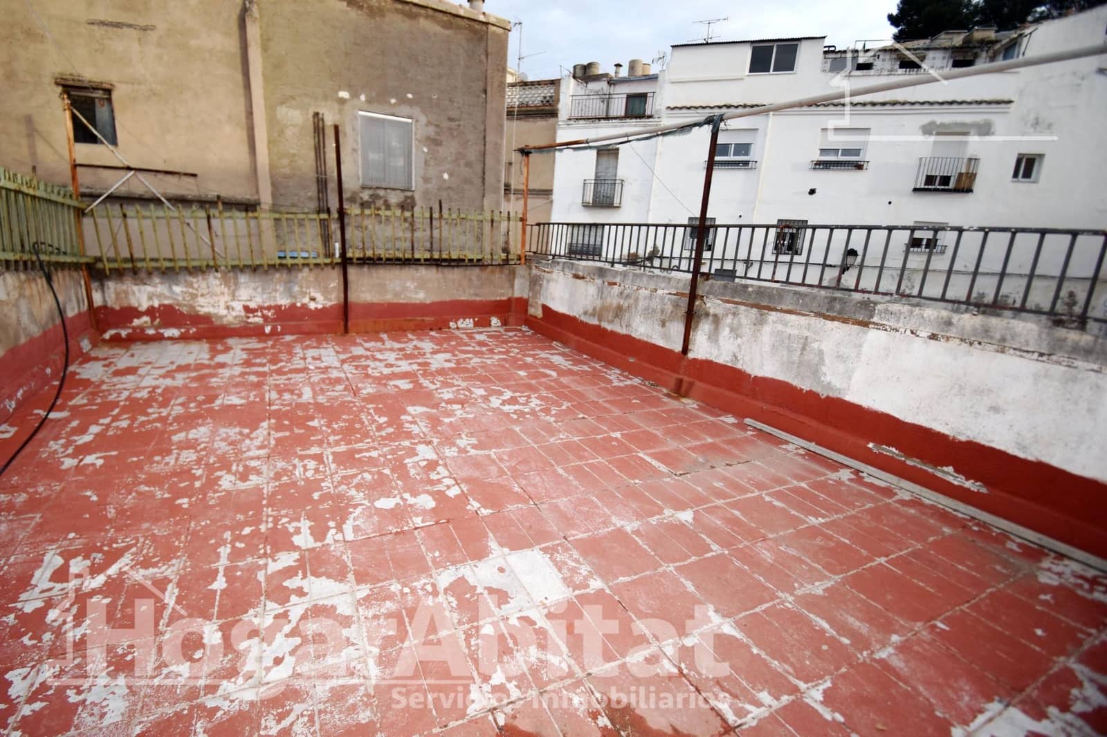 5 bedroom Townhouse for sale in Onda - € 75,000 (Ref: 9527769)