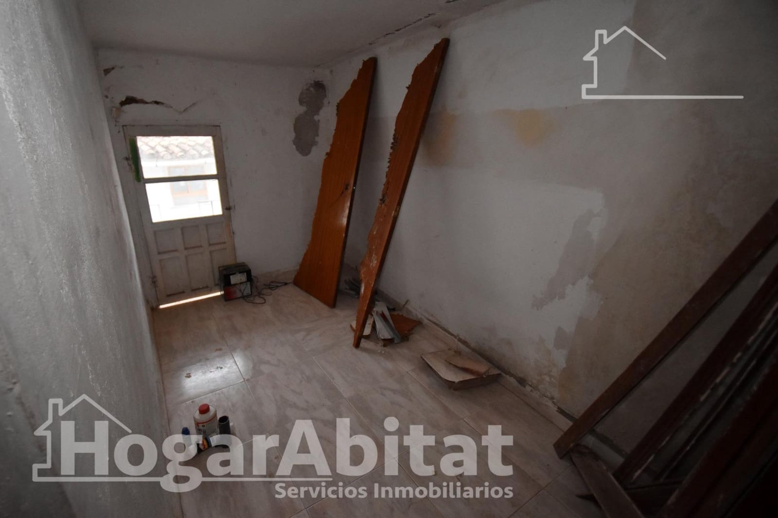 5 bedroom Townhouse for sale in Onda - € 75,000 (Ref: 9527769)