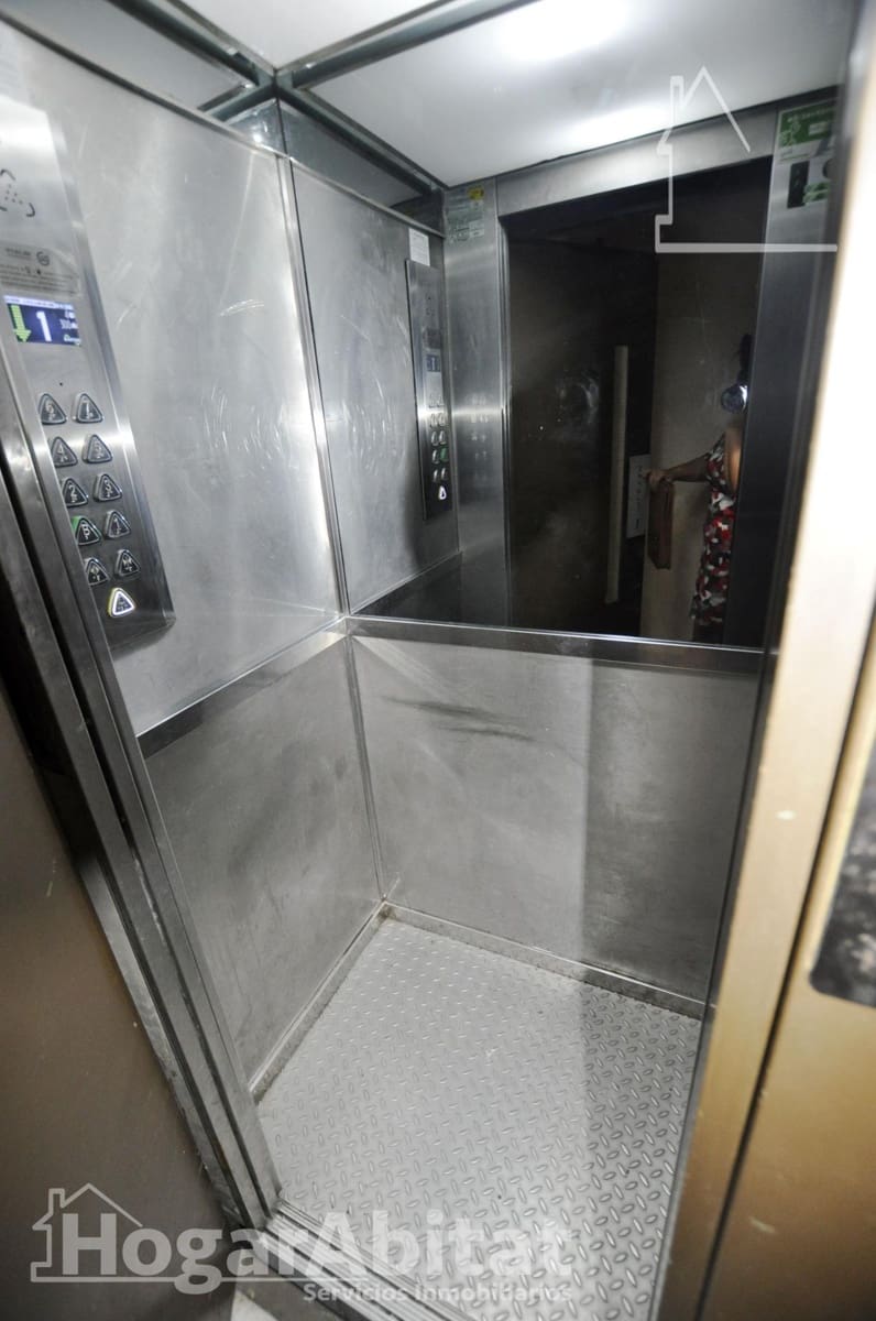 4 bedroom Flat for sale in Valencia city - € 380,000 (Ref: 9530627)