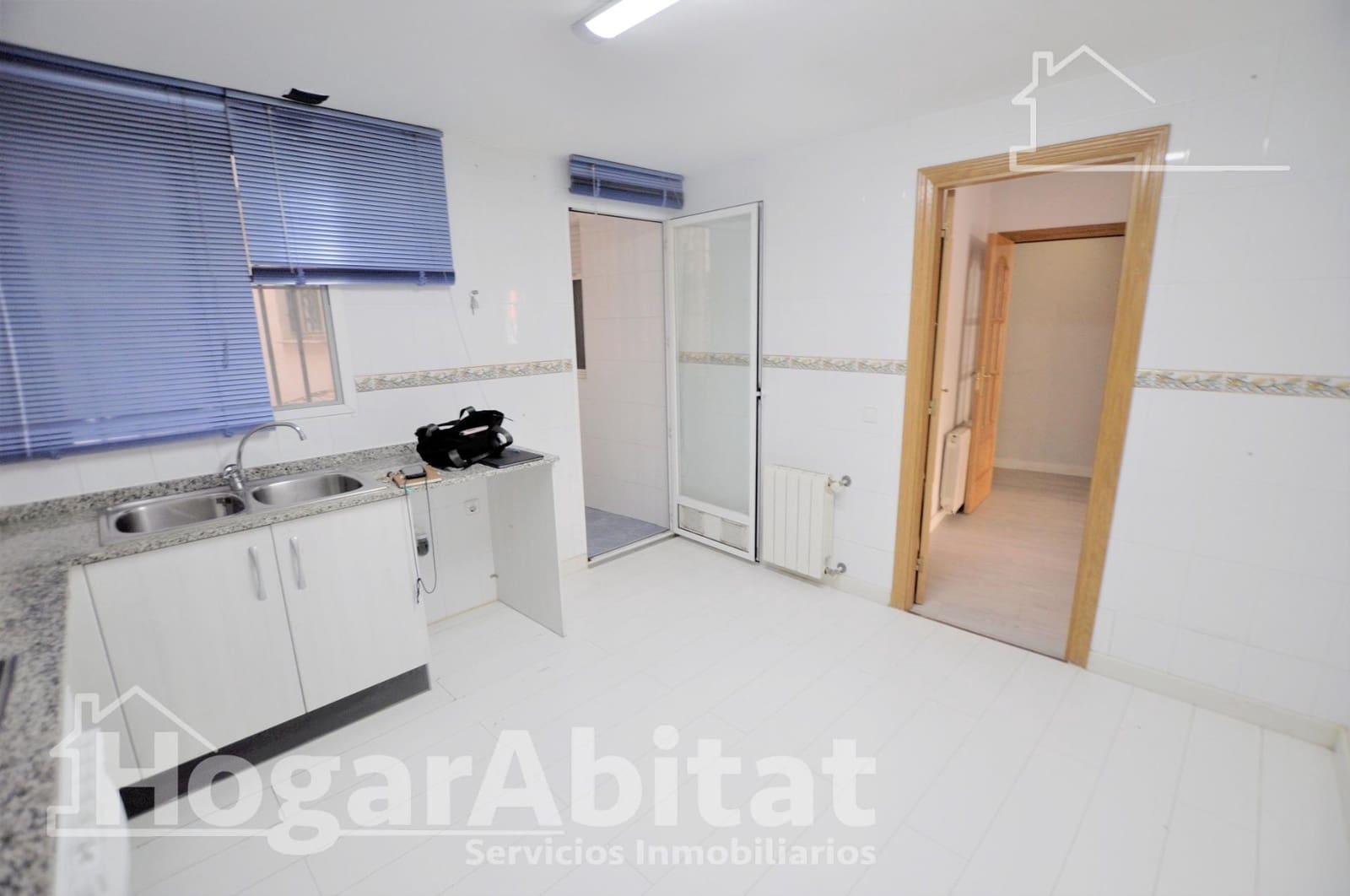 4 bedroom Flat for sale in Valencia city - € 380,000 (Ref: 9530627)
