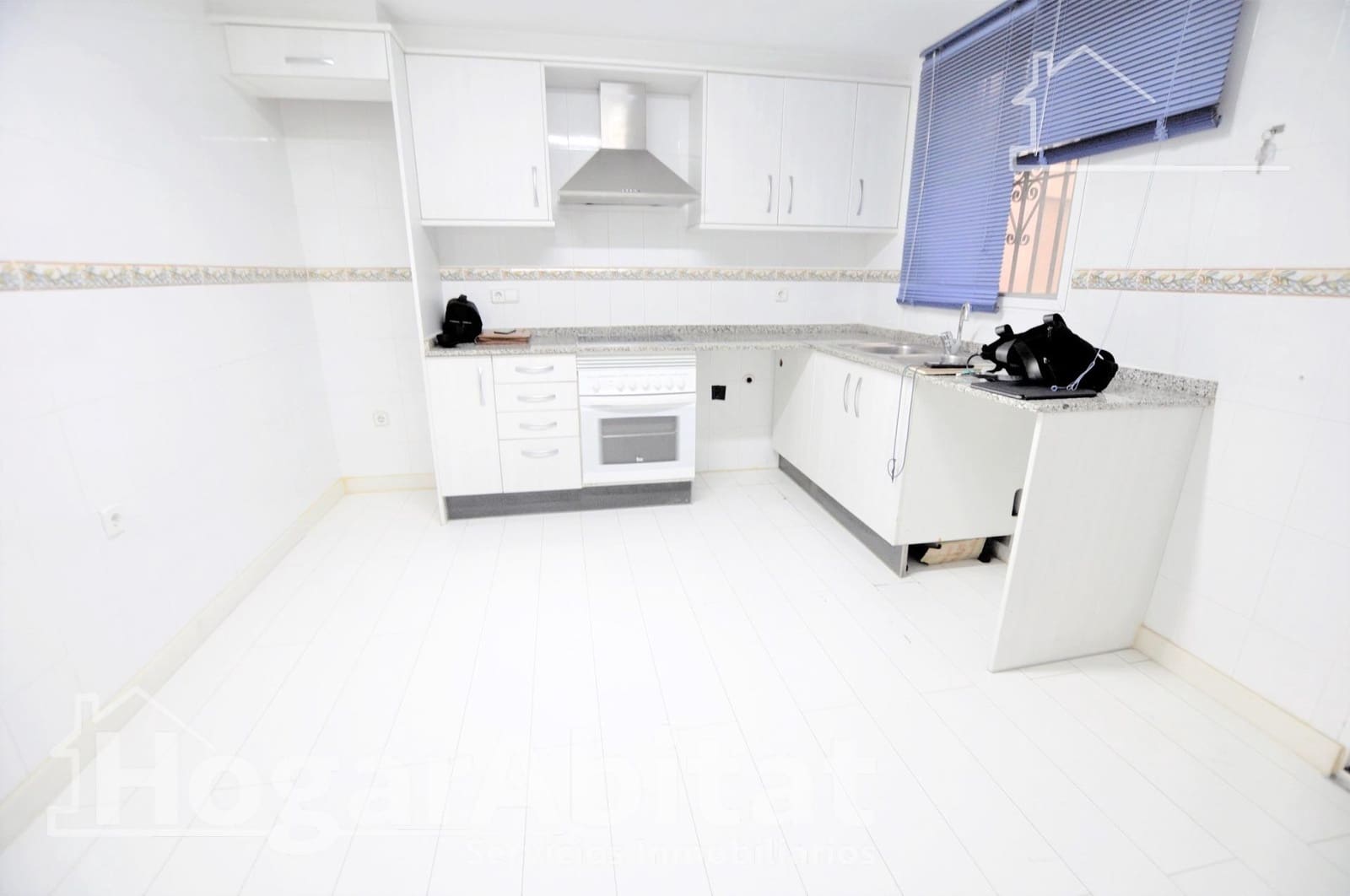 4 bedroom Flat for sale in Valencia city - € 380,000 (Ref: 9530627)