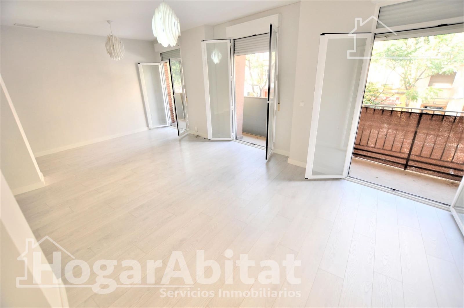 4 bedroom Flat for sale in Valencia city - € 380,000 (Ref: 9530627)