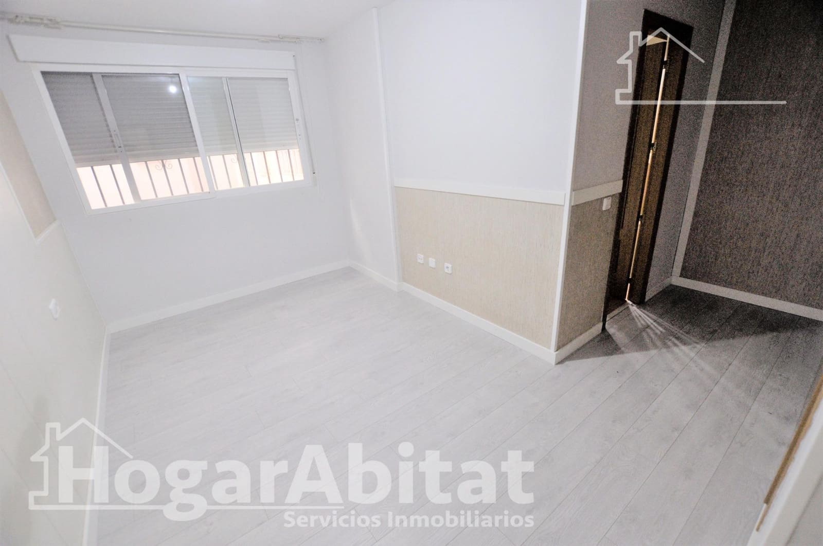 4 bedroom Flat for sale in Valencia city - € 380,000 (Ref: 9530627)