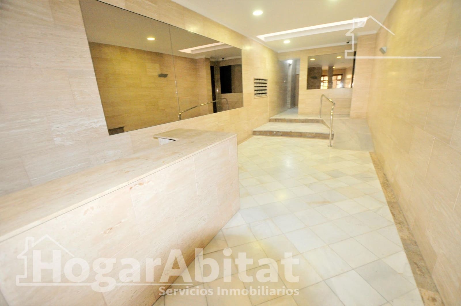4 bedroom Flat for sale in Valencia city - € 380,000 (Ref: 9530627)