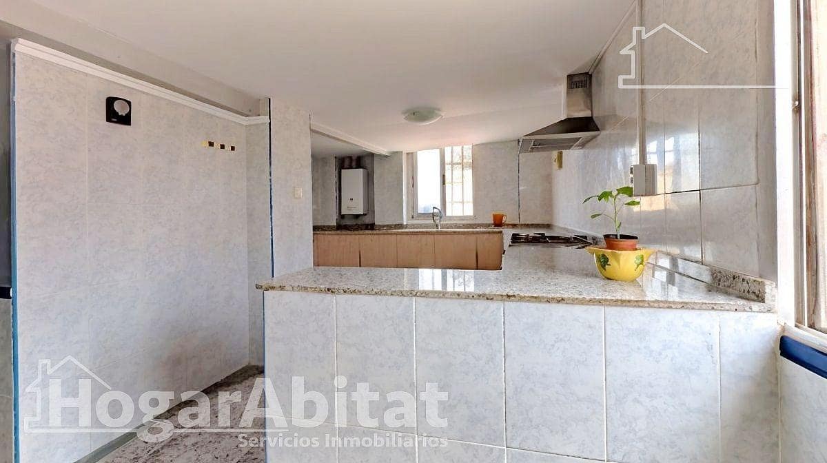 4 bedroom Townhouse for sale in Torrent with garage - € 155,000 (Ref: 9530642)