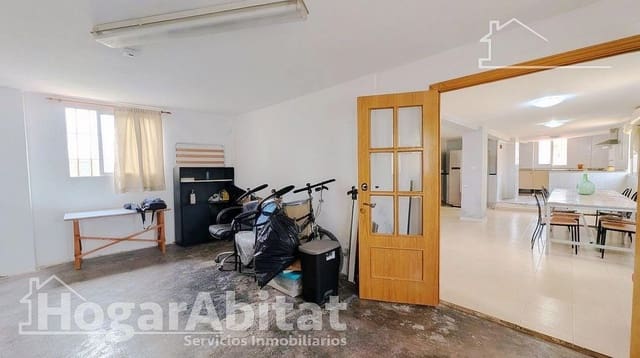 4 bedroom Townhouse for sale in Torrent with garage - € 155,000 (Ref: 9530642)