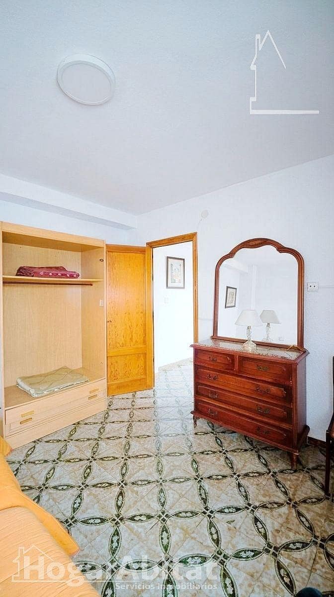 4 bedroom Townhouse for sale in Torrent with garage - € 155,000 (Ref: 9530642)