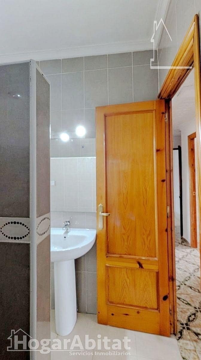 4 bedroom Townhouse for sale in Torrent with garage - € 155,000 (Ref: 9530642)