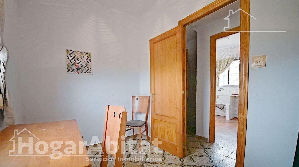 4 bedroom Townhouse for sale in Torrent with garage - € 155,000 (Ref: 9530642)