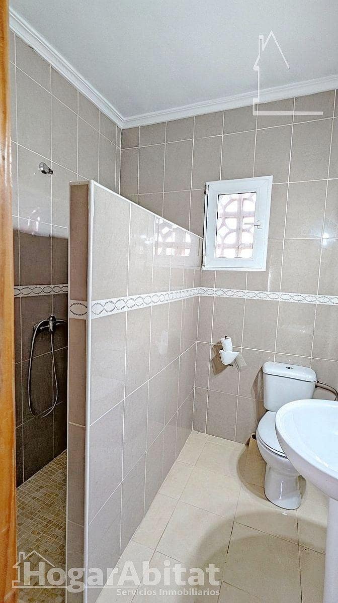 4 bedroom Townhouse for sale in Torrent with garage - € 155,000 (Ref: 9530642)