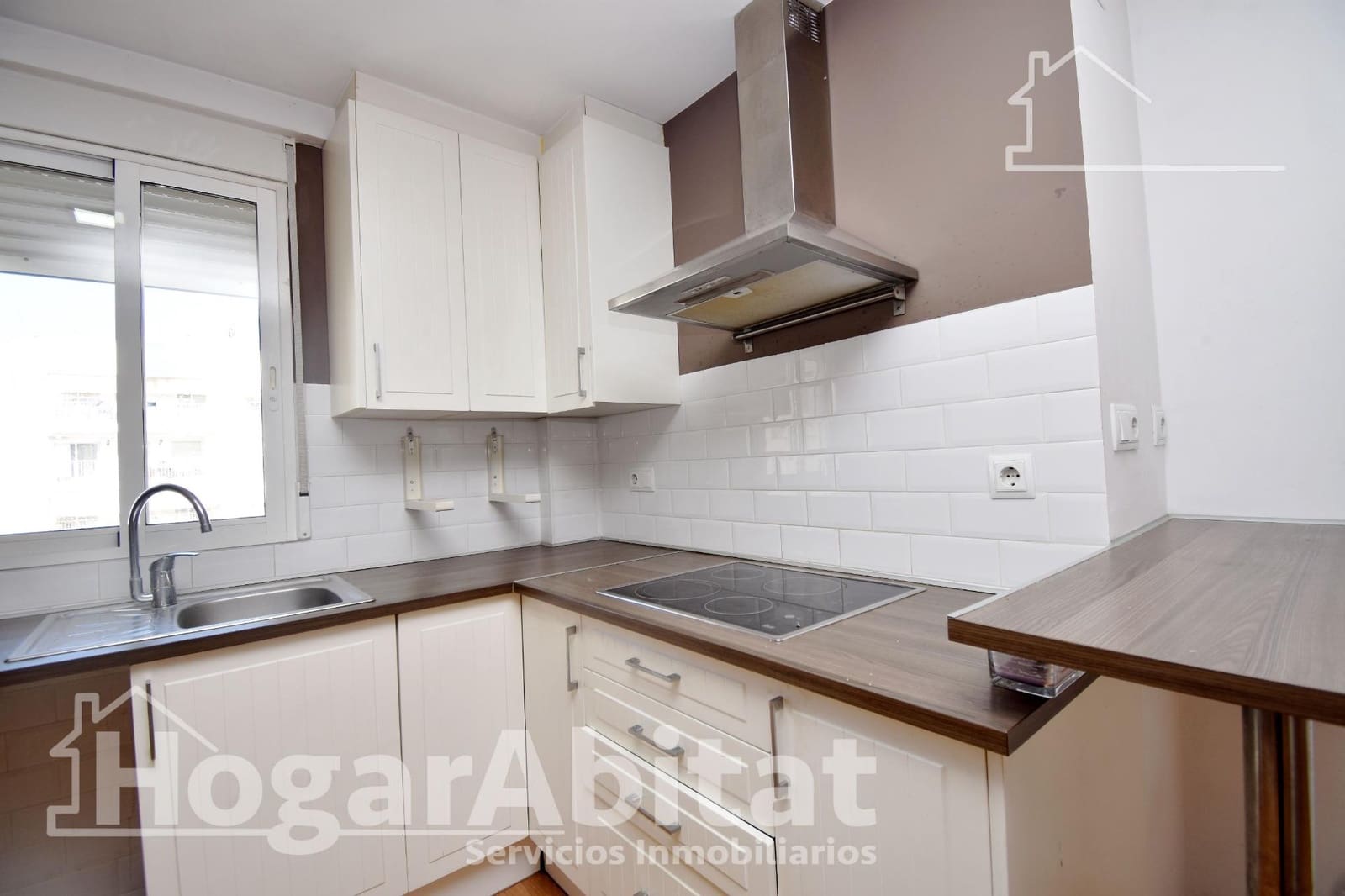 2 bedroom Flat for sale in Valencia city - € 250,000 (Ref: 9535986)