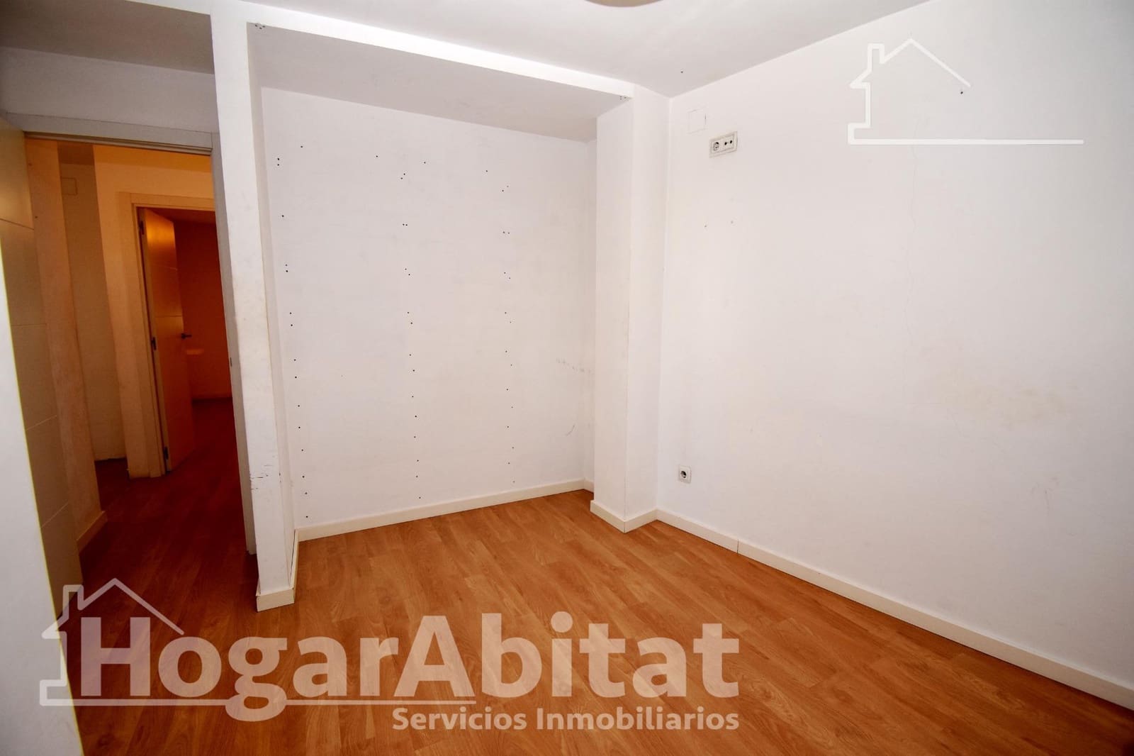 2 bedroom Flat for sale in Valencia city - € 250,000 (Ref: 9535986)