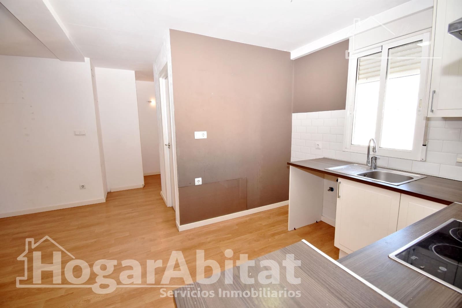 2 bedroom Flat for sale in Valencia city - € 250,000 (Ref: 9535986)