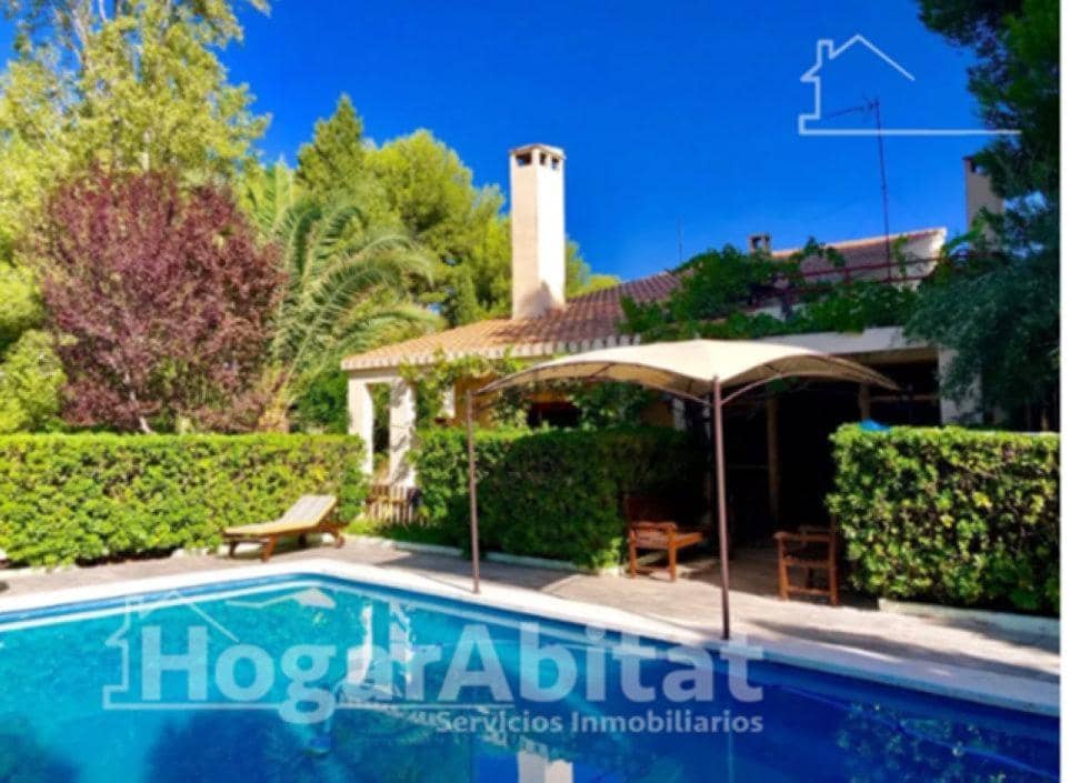 4 bedroom Villa for sale in L'Alcora with pool garage - € 390,000 (Ref: 9535990)