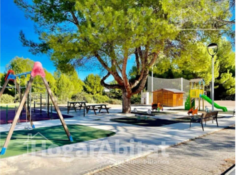 4 bedroom Villa for sale in L'Alcora with pool garage - € 390,000 (Ref: 9535990)