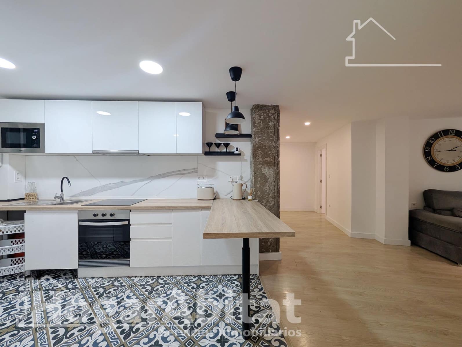 2 bedroom Flat for sale in Alicante / Alacant city - € 260,000 (Ref: 9536803)