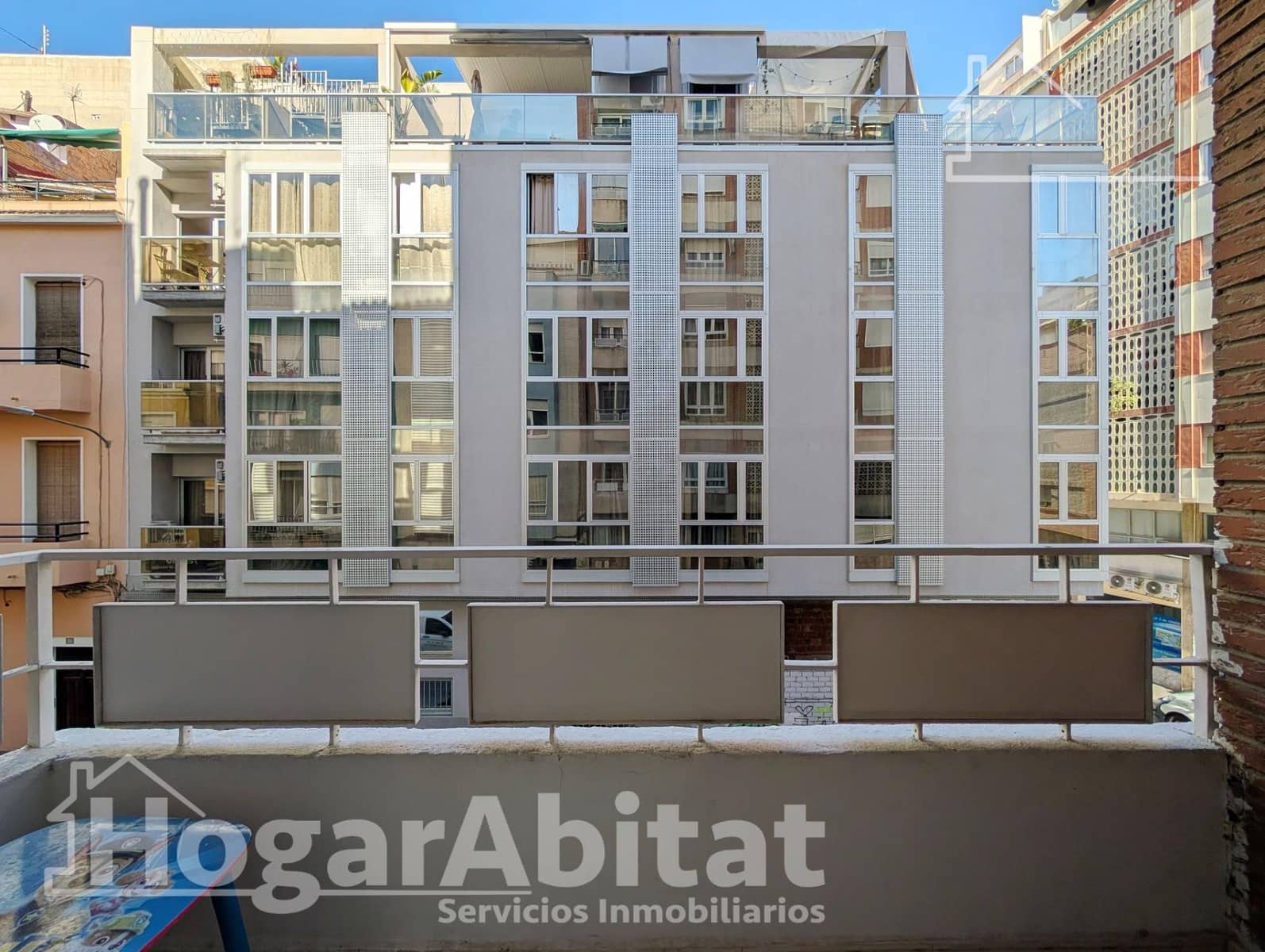 2 bedroom Flat for sale in Alicante / Alacant city - € 260,000 (Ref: 9536803)