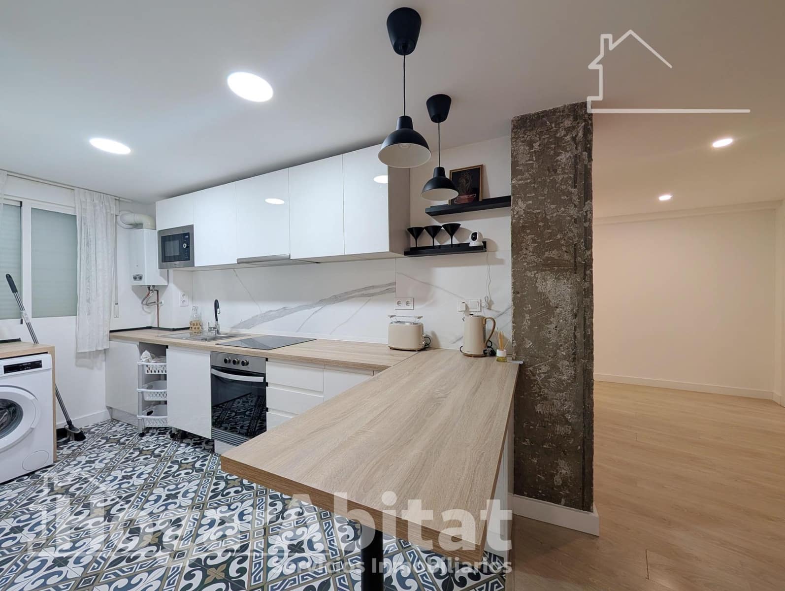 2 bedroom Flat for sale in Alicante / Alacant city - € 260,000 (Ref: 9536803)