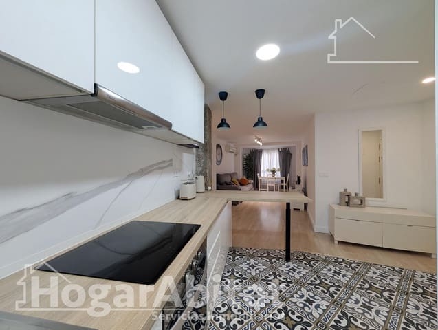 2 bedroom Flat for sale in Mercado, Alicante / Alacant city - € 260,000 (Ref: 9536803)