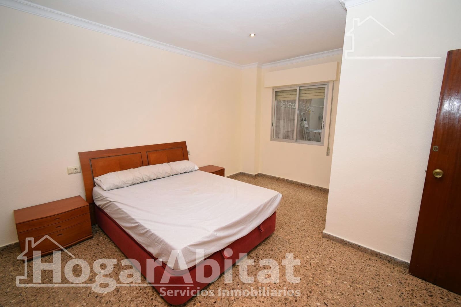 3 bedroom Flat for sale in Alginet with garage - € 135,000 (Ref: 9541167)