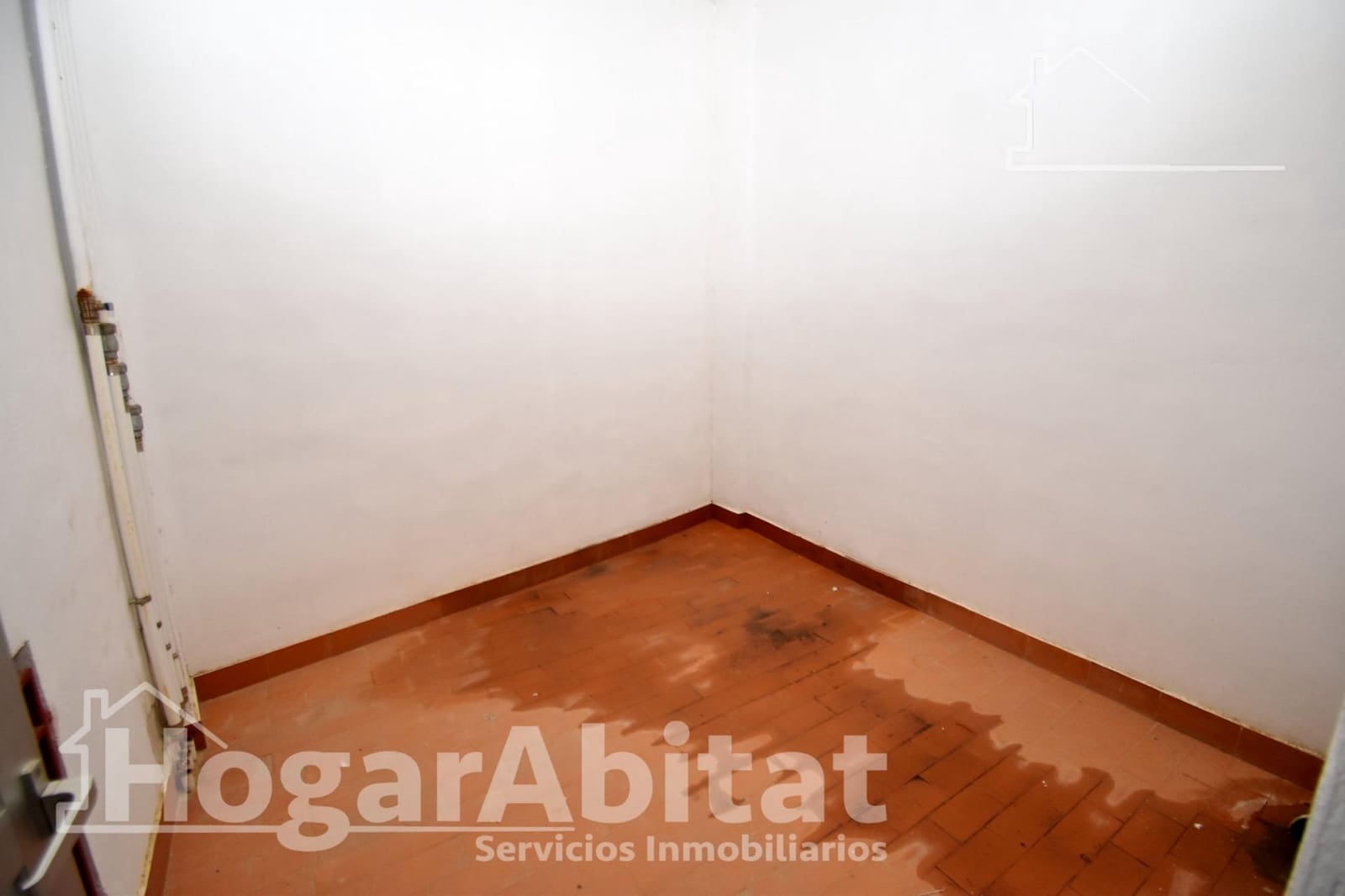 5 bedroom Flat for sale in Carcaixent with garage - € 200,000 (Ref: 9541168)