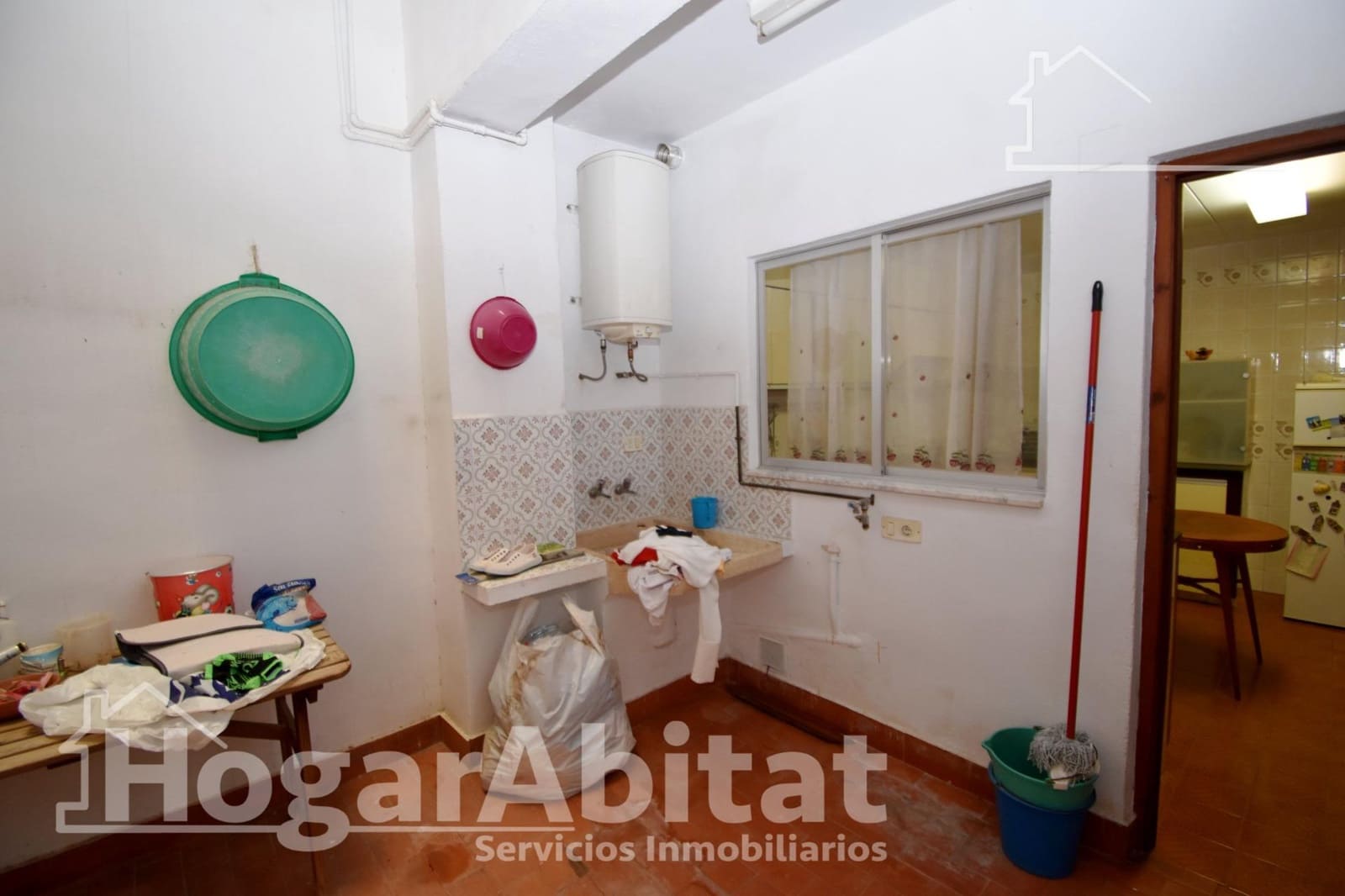 5 bedroom Flat for sale in Carcaixent with garage - € 200,000 (Ref: 9541168)