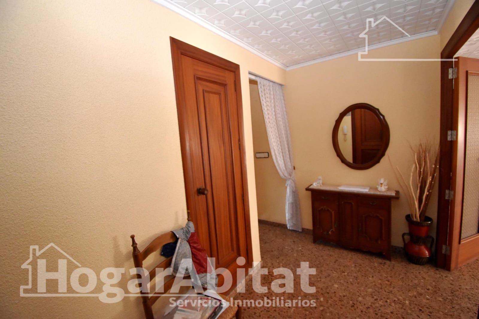 5 bedroom Flat for sale in Carcaixent with garage - € 200,000 (Ref: 9541168)
