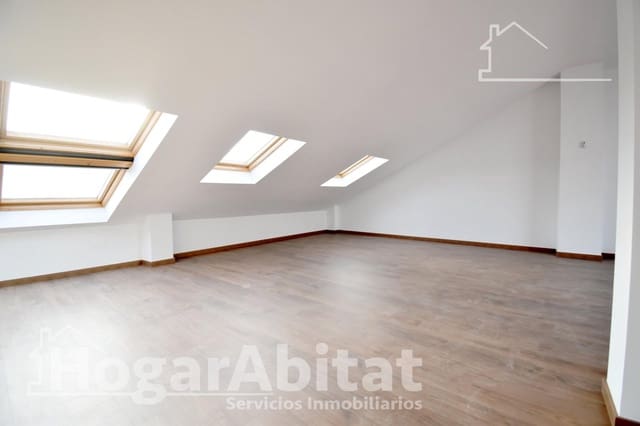 2 makuuhuone Kattohuoneisto myytävänä paikassa Gandia mukana 
autotalli - 255 000 € (Ref: 9541179)