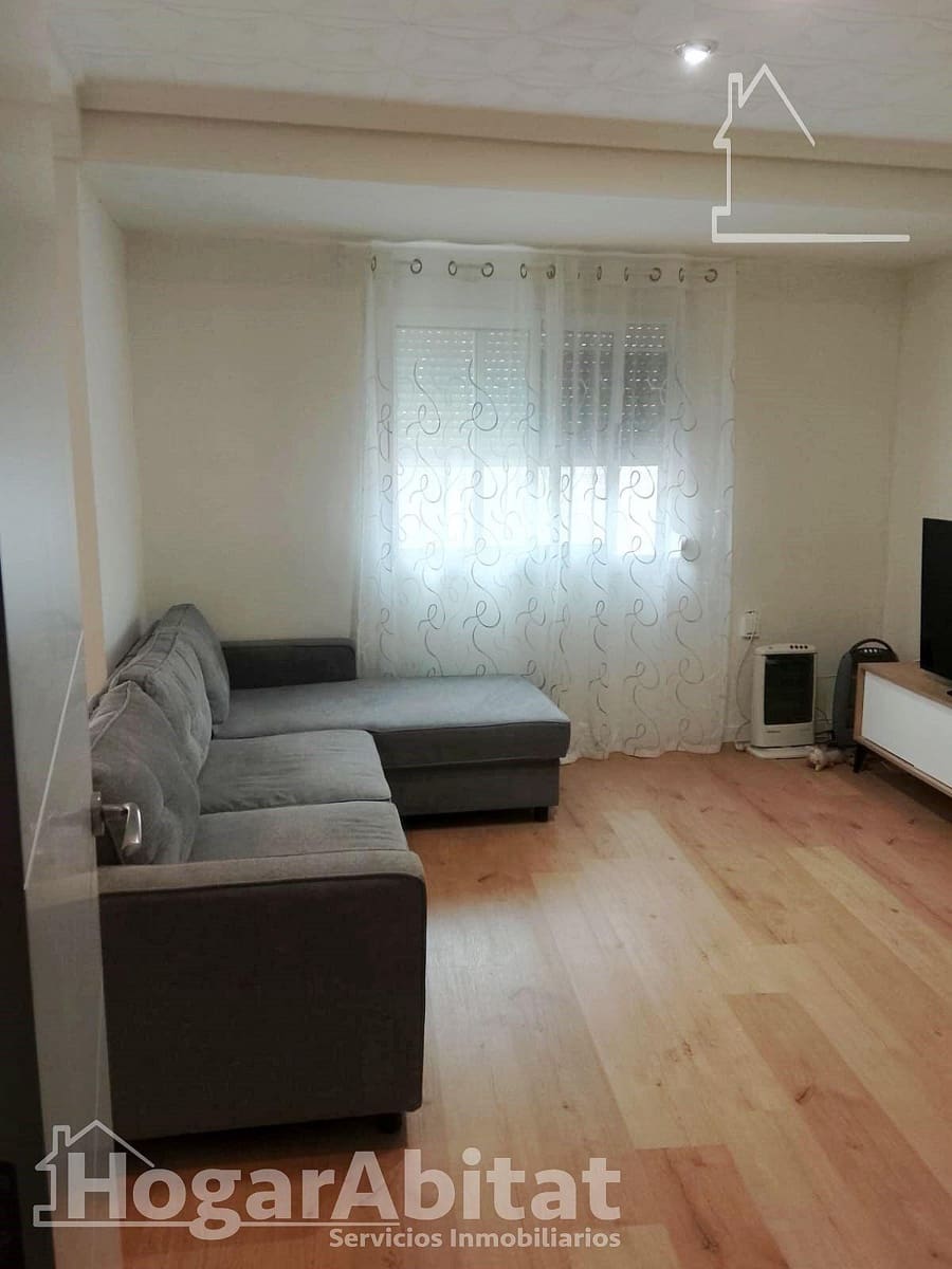 Piso de 2 habitaciones en Cheste en venta - 122.000 € (Ref: 9541181)