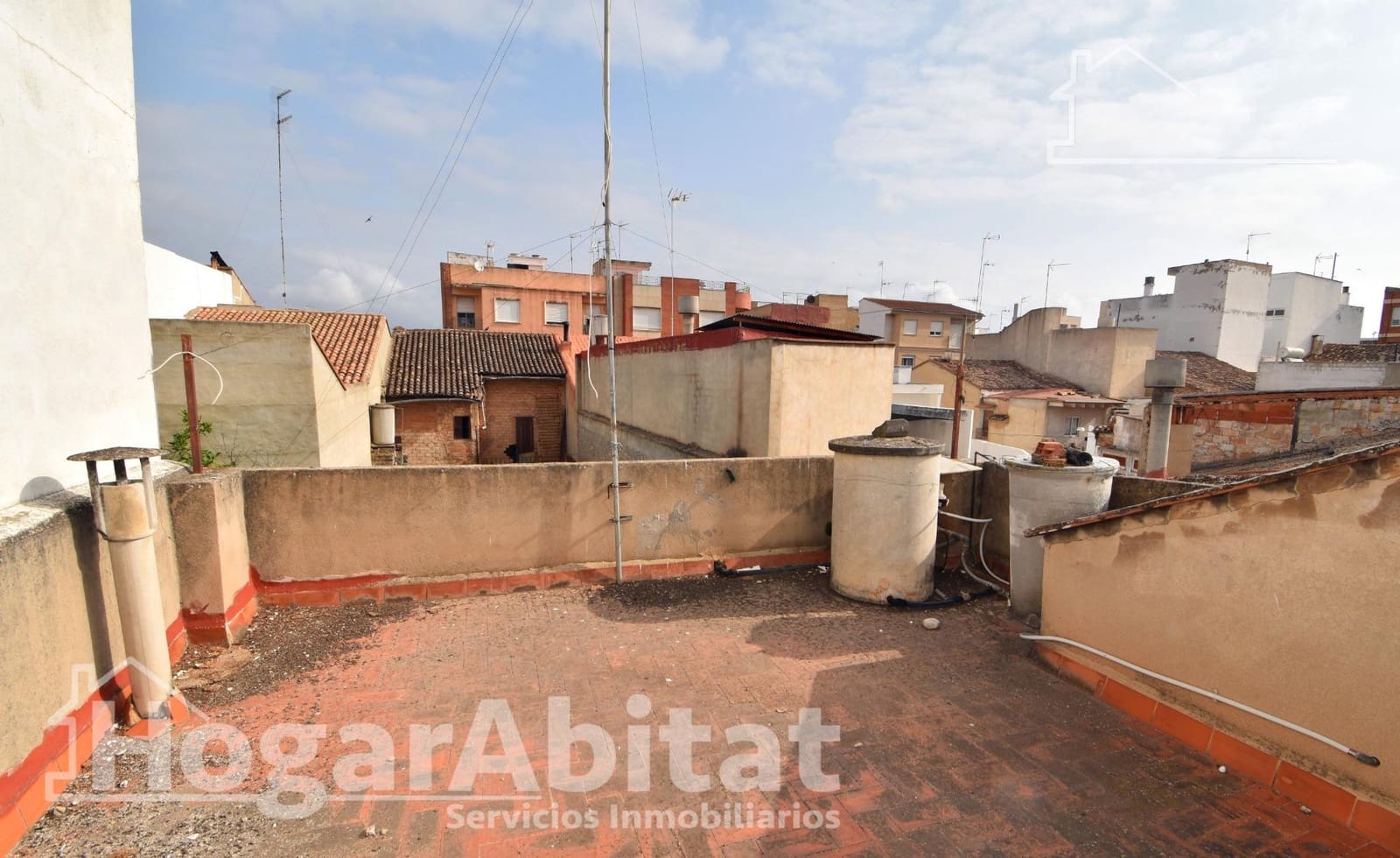 5 bedroom Townhouse for sale in Carlet with garage - € 100,000 (Ref: 9541735)