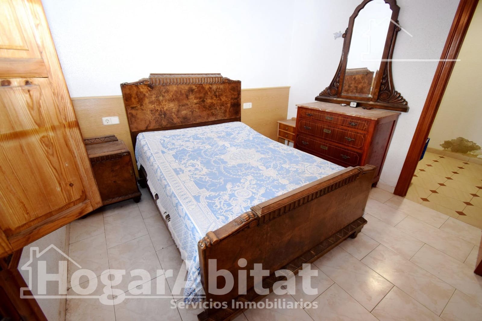 5 soverom Hus til salgs i Montserrat med garasje - € 250 000 (Ref: 9541736)