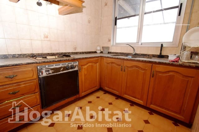 5 makuuhuone Omakotitalo myytävänä paikassa Montserrat mukana 
autotalli - 250 000 € (Ref: 9541736)