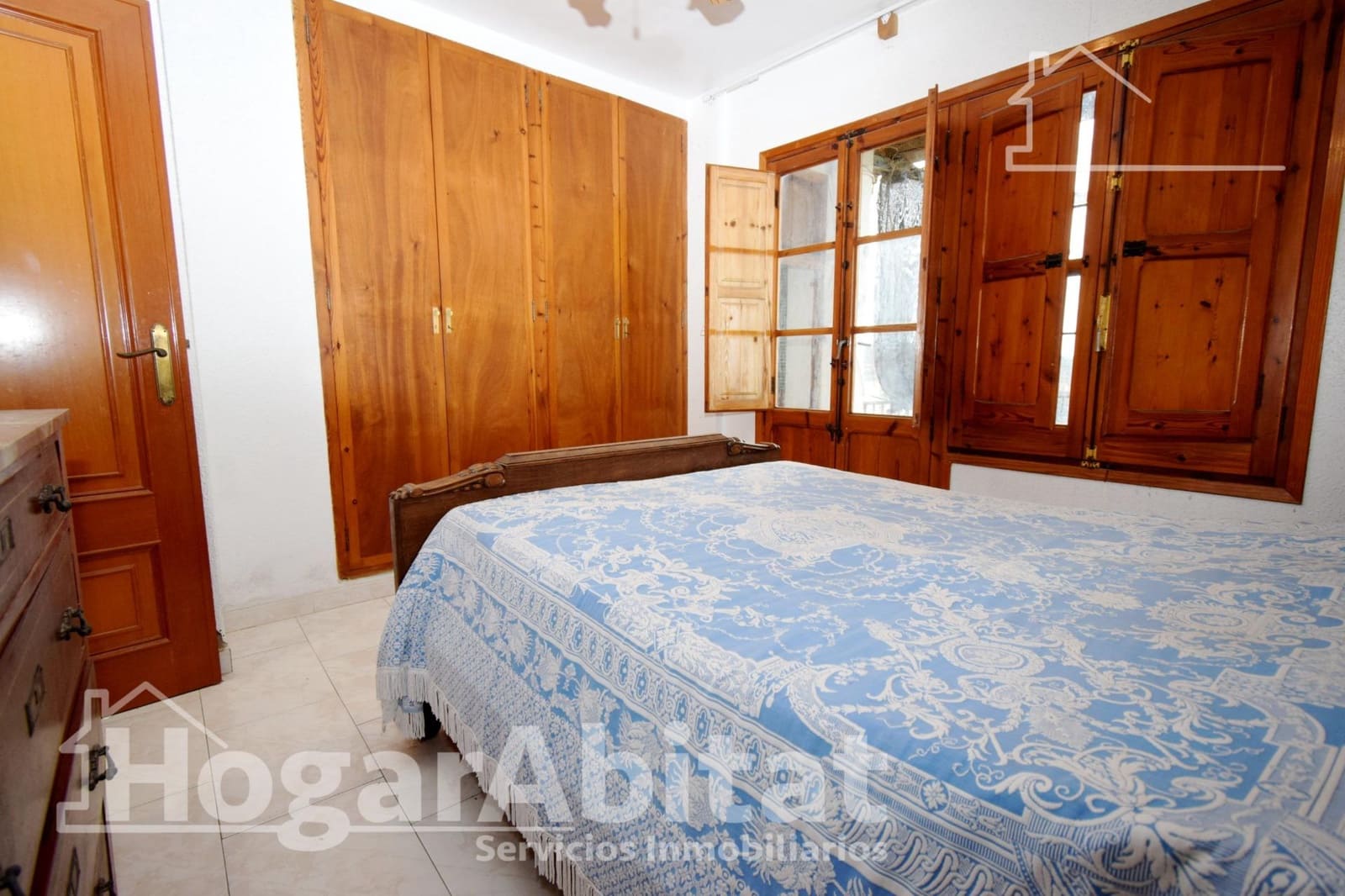 5 soverom Hus til salgs i Montserrat med garasje - € 250 000 (Ref: 9541736)