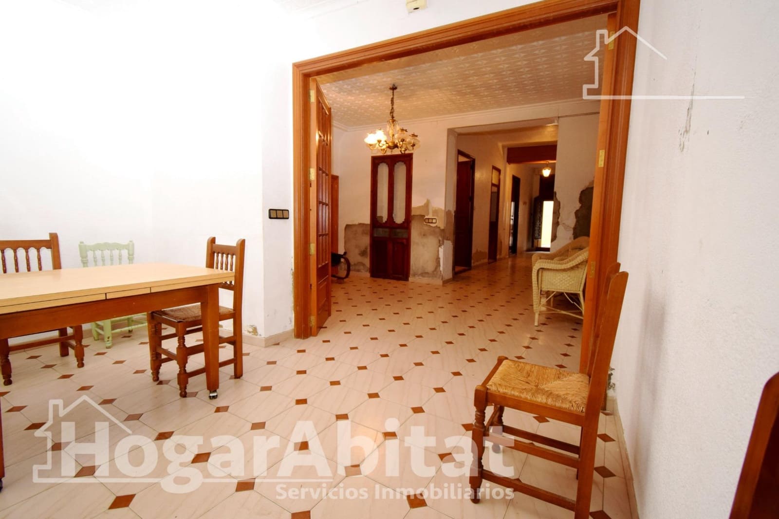 5 soverom Hus til salgs i Montserrat med garasje - € 250 000 (Ref: 9541736)