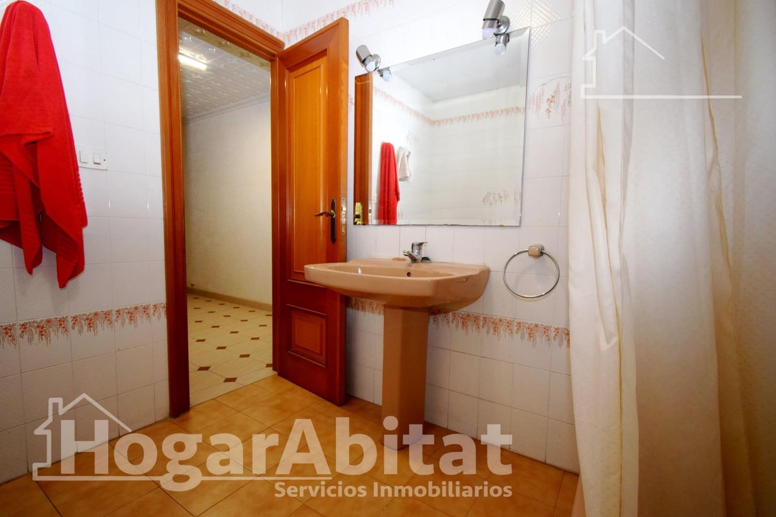 5 soverom Hus til salgs i Montserrat med garasje - € 250 000 (Ref: 9541736)