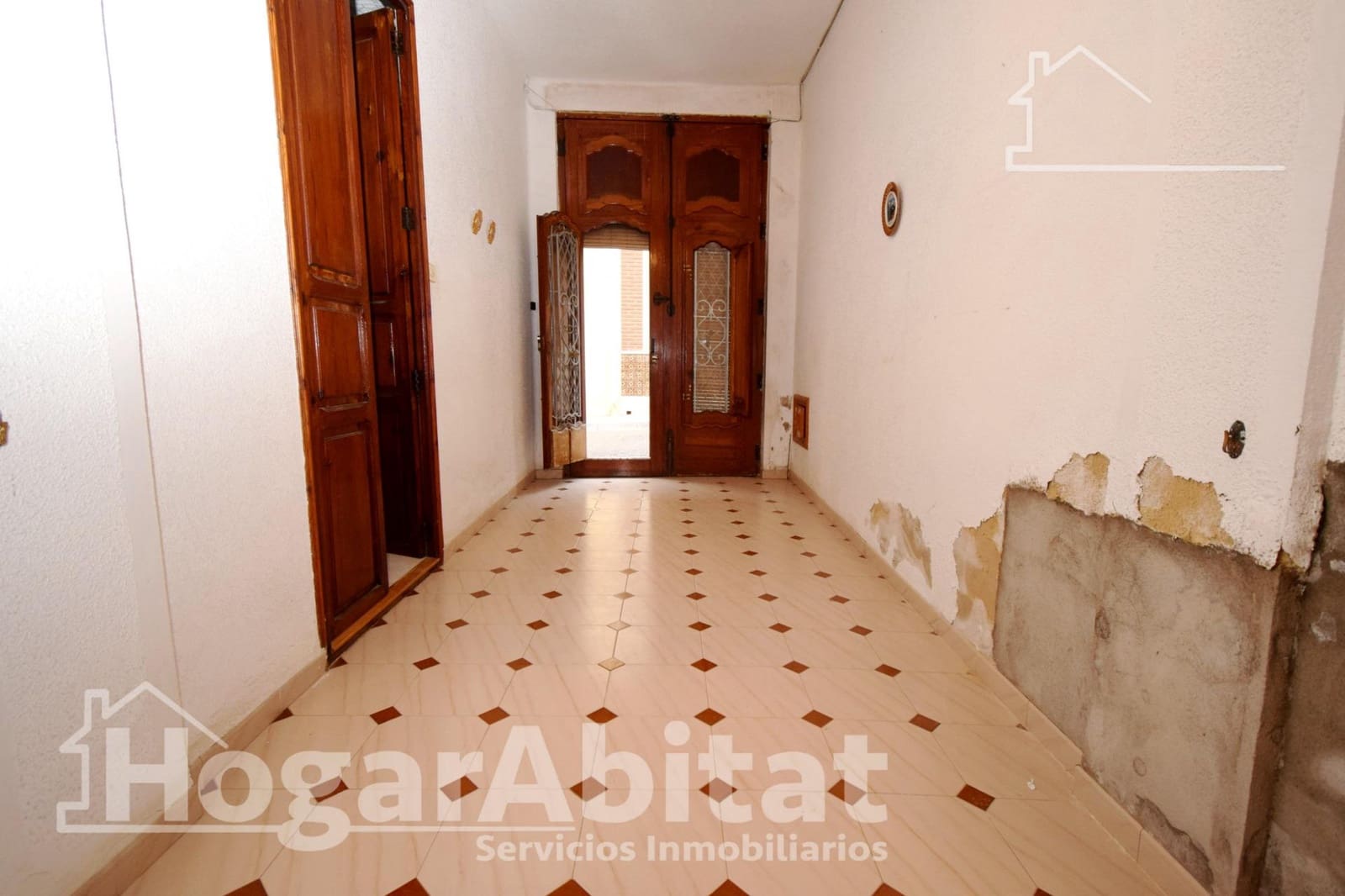 5 soverom Hus til salgs i Montserrat med garasje - € 250 000 (Ref: 9541736)