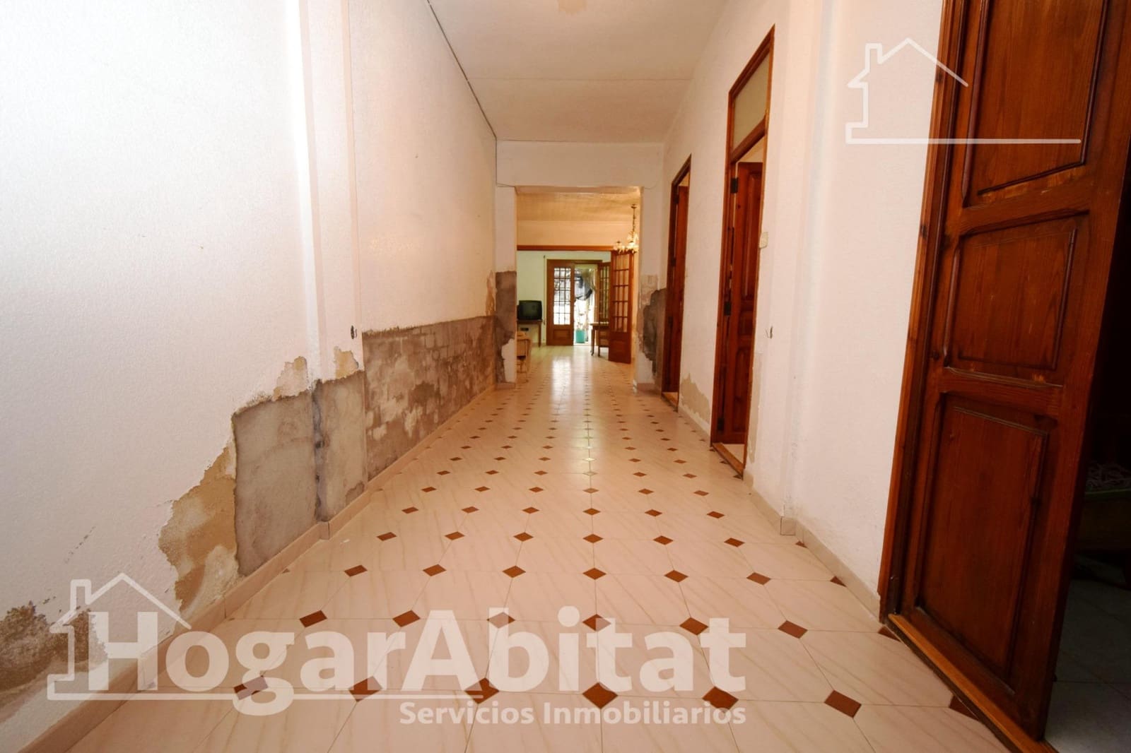 5 soverom Hus til salgs i Montserrat med garasje - € 250 000 (Ref: 9541736)