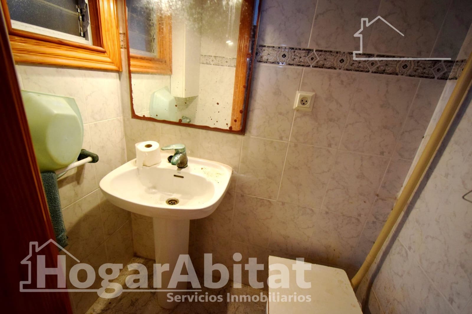 5 soverom Hus til salgs i Montserrat med garasje - € 250 000 (Ref: 9541736)