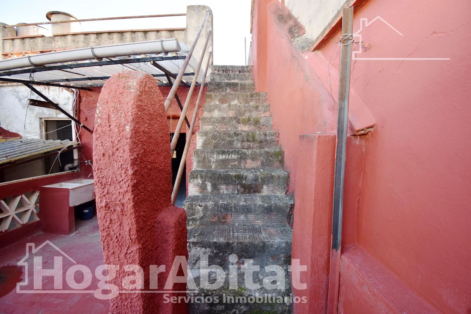 5 bedroom Townhouse for sale in Alzira - € 129,900 (Ref: 9541737)