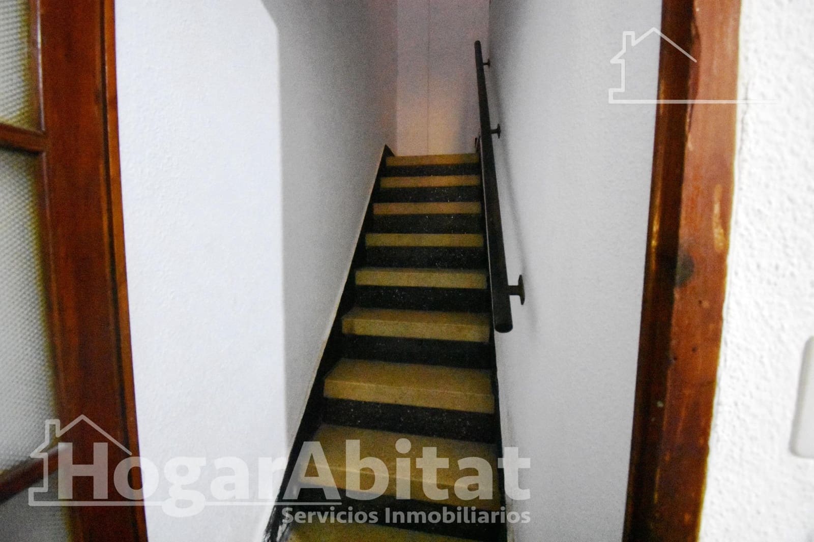 5 bedroom Townhouse for sale in Alzira - € 129,900 (Ref: 9541737)