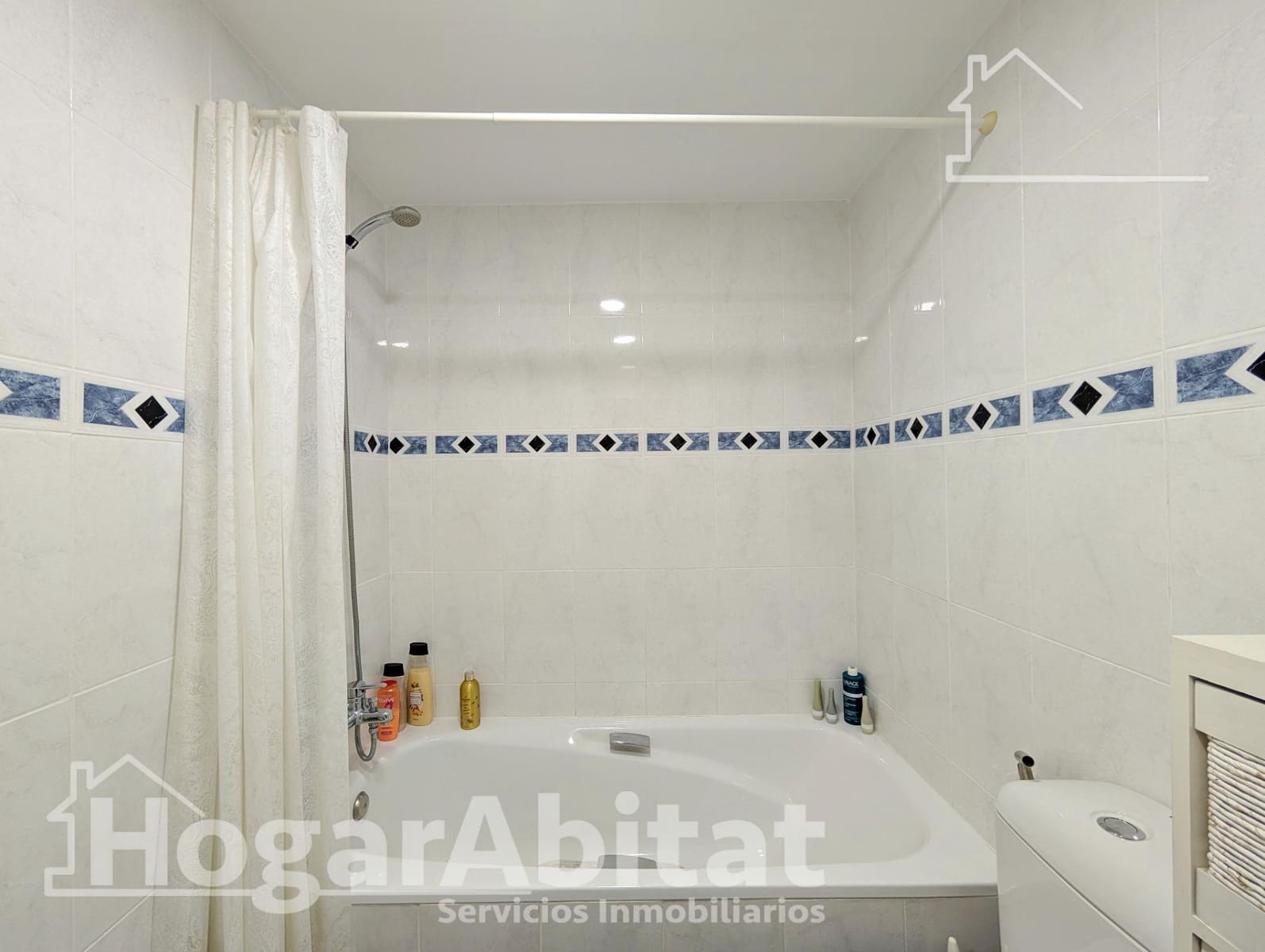 3 soveværelse Lejlighed til salg i Alicante by med swimmingpool garage - € 549.000 (Ref: 9548287)