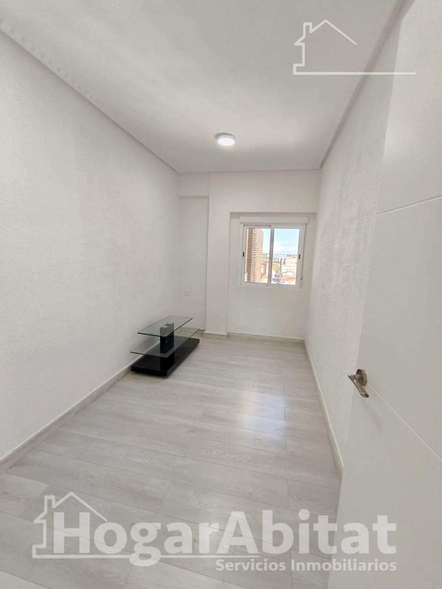 3 bedroom Flat for sale in Alginet with garage - € 169,000 (Ref: 9548288)