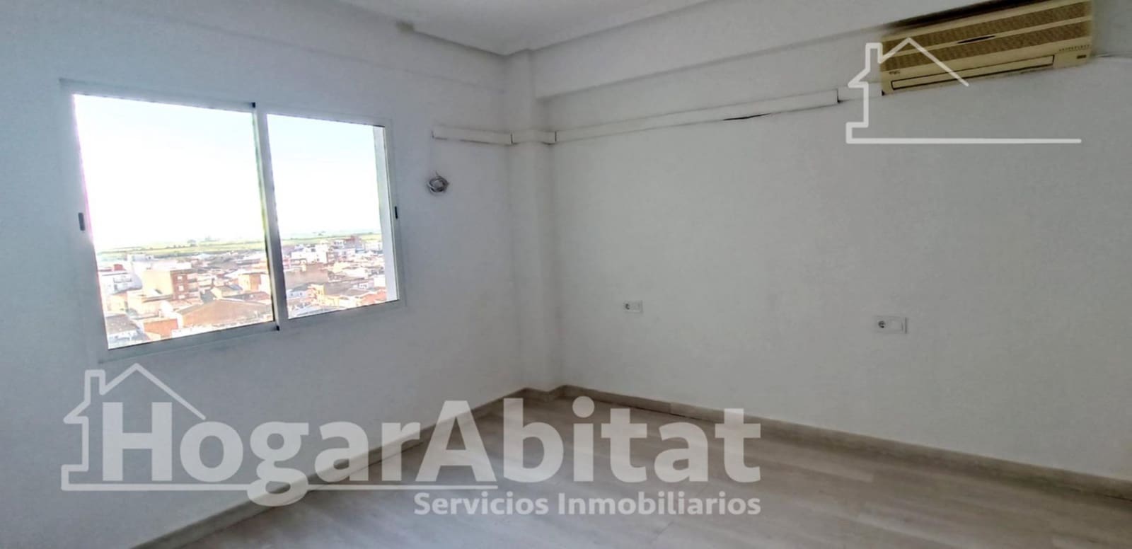 3 bedroom Flat for sale in Alginet with garage - € 169,000 (Ref: 9548288)
