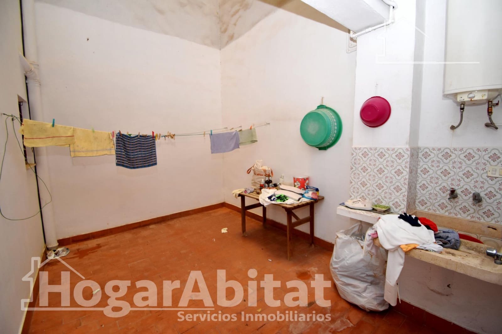 5 bedroom Flat for sale in Carcaixent with garage - € 200,000 (Ref: 9548293)