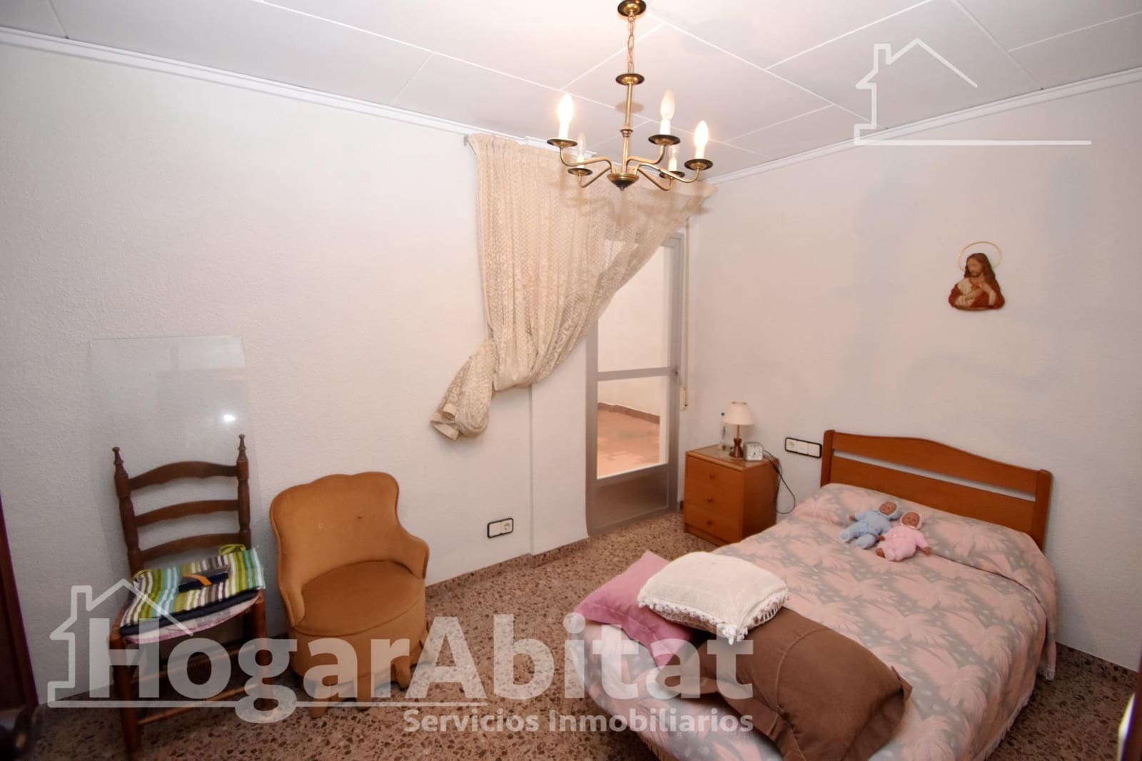 5 bedroom Flat for sale in Carcaixent with garage - € 200,000 (Ref: 9548293)