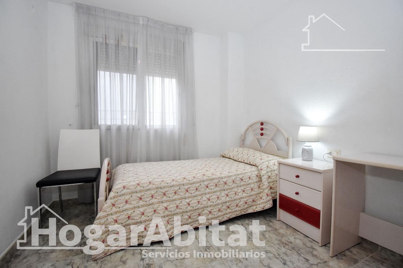 4 bedroom Flat for sale in Castello de la Plana - € 174,000 (Ref: 9548298)