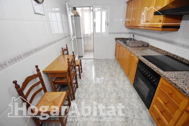 4 bedroom Flat for sale in Castelló de la Plana - € 174,000 (Ref: 9548298)